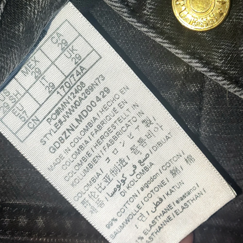Guess Women's Black Jeans - Picture 5 of 7